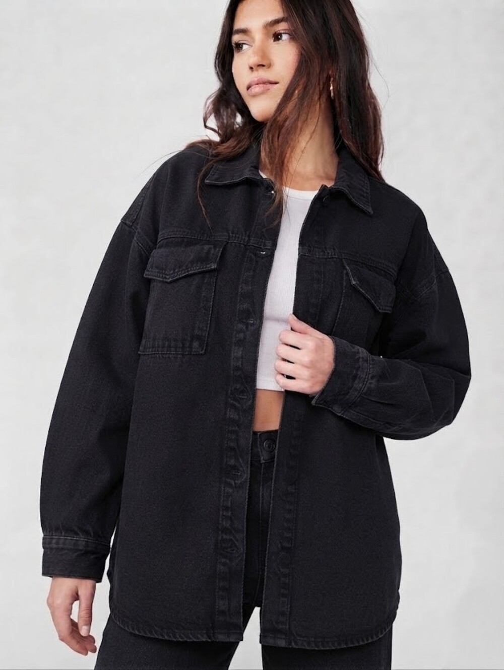TNA Aritzia Black Oversized  Denim Shacket with Chest Pockets Size Large to XL